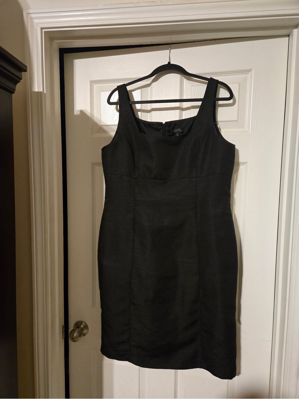 Tahari Black Sleeveless Sheath Dress